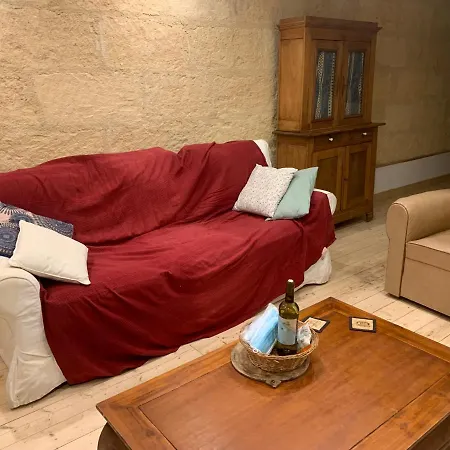 Avec Salle De Bain Et Cuisine Privee Centre Historique Avec Climatisation Et Patio Homestay