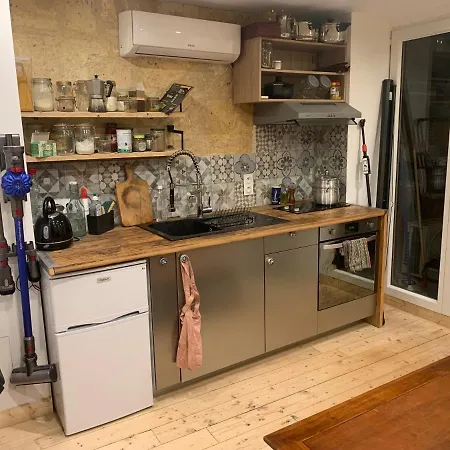 Avec Salle De Bain Et Cuisine Privee Centre Historique Avec Climatisation Et Patio Séjour chez l'habitant
